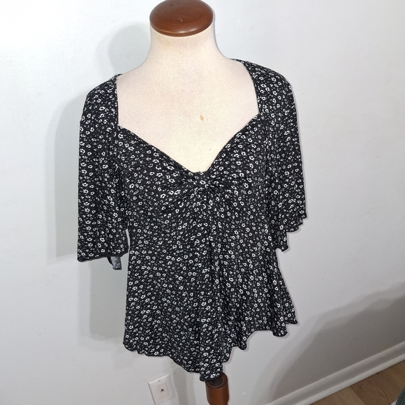 SHEIN - Black & White Floral Blouse- W Sz 2 XL - 16 - Picture 2 of 9